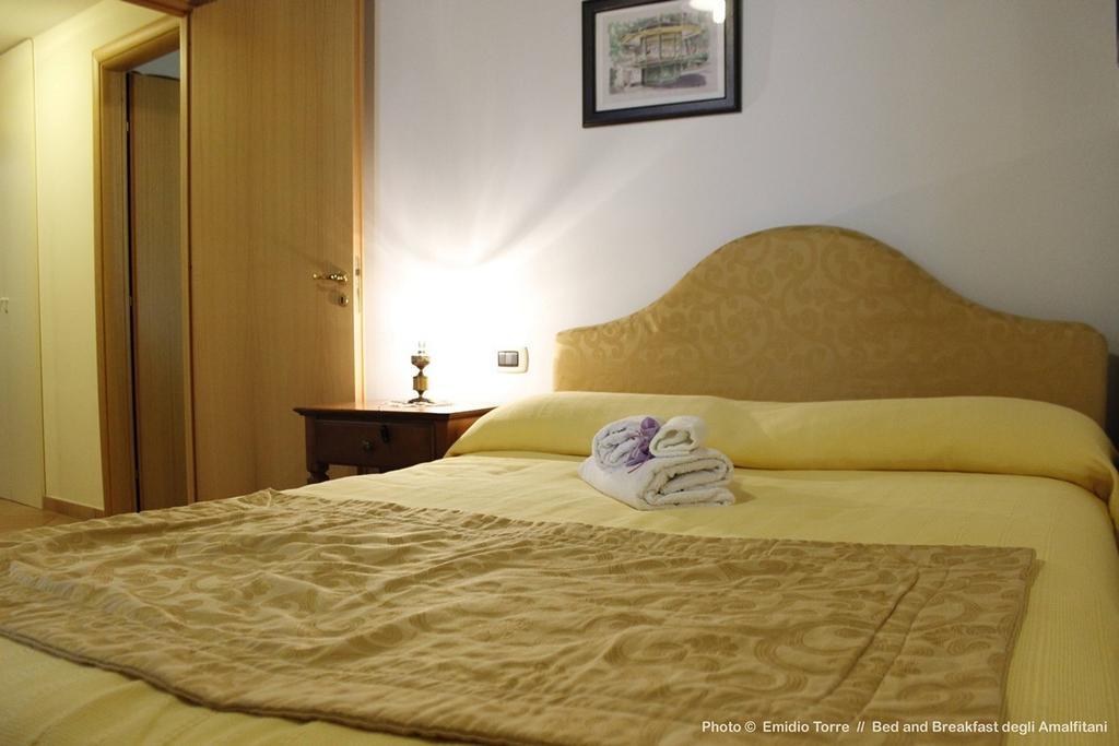 Bed and Breakfast Amalfitani Salerno Centro Habitación foto