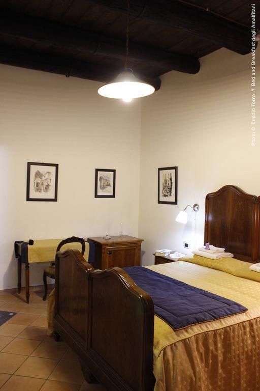Bed and Breakfast Amalfitani Salerno Centro Habitación foto