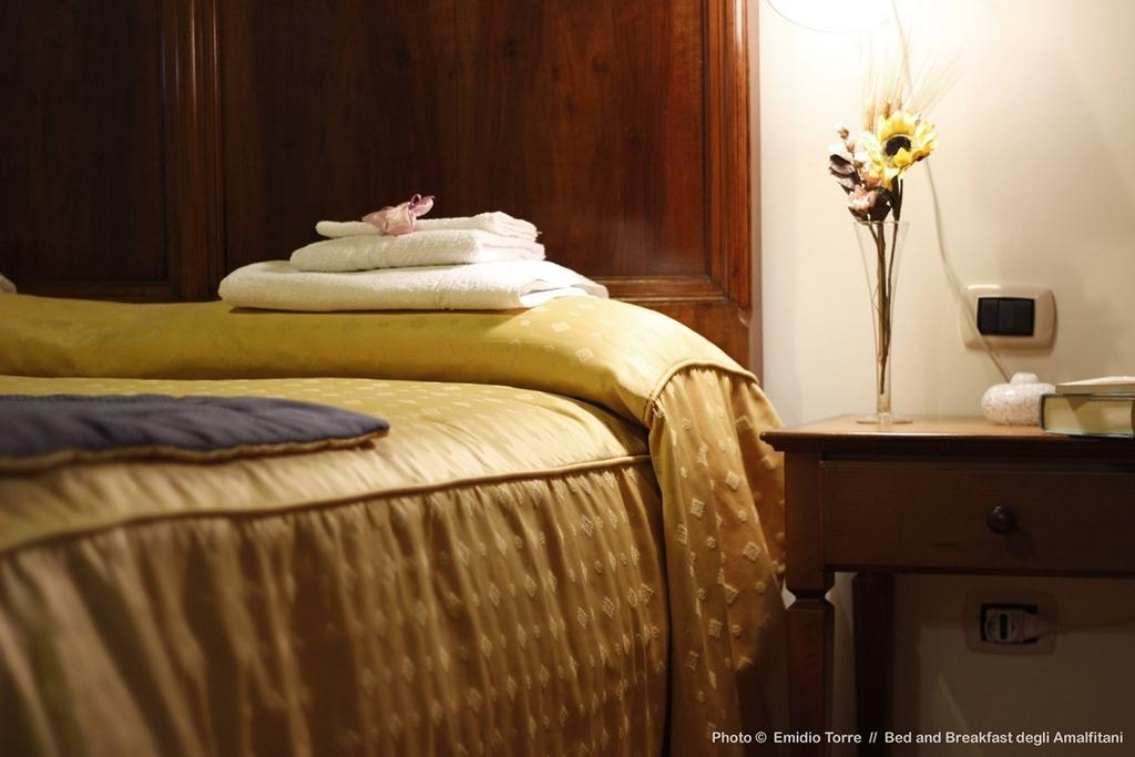 Bed and Breakfast Amalfitani Salerno Centro Habitación foto