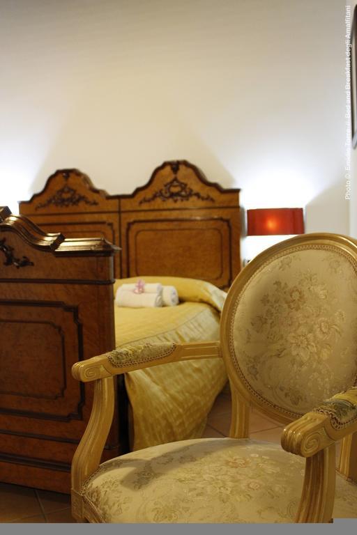 Bed and Breakfast Amalfitani Salerno Centro Habitación foto