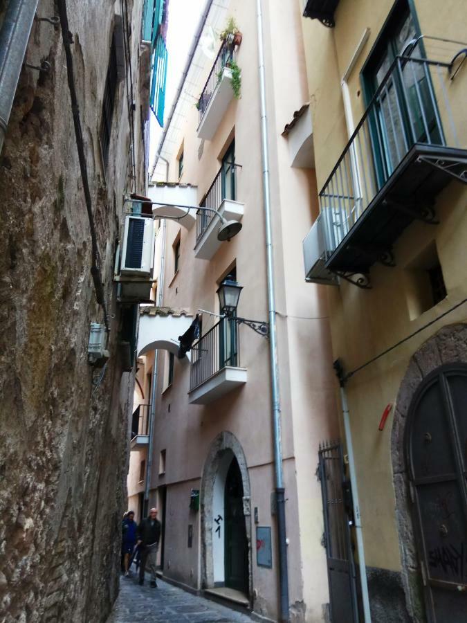 Bed and Breakfast Amalfitani Salerno Centro Exterior foto